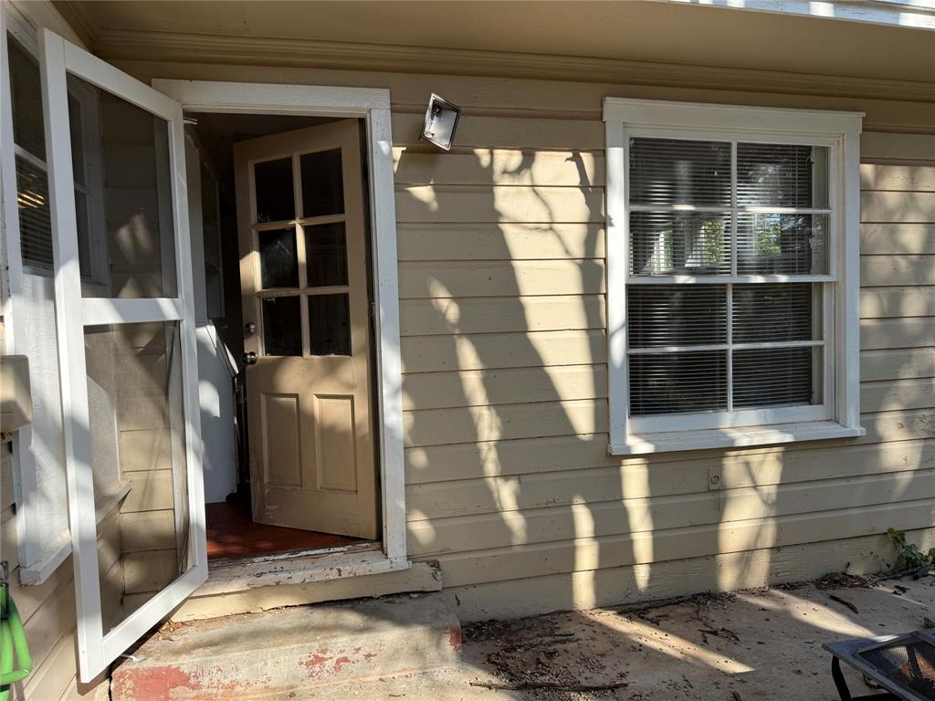 4042 Benbrook Street Property Photo 27