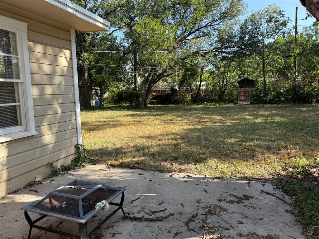 4042 Benbrook Street Property Photo 28