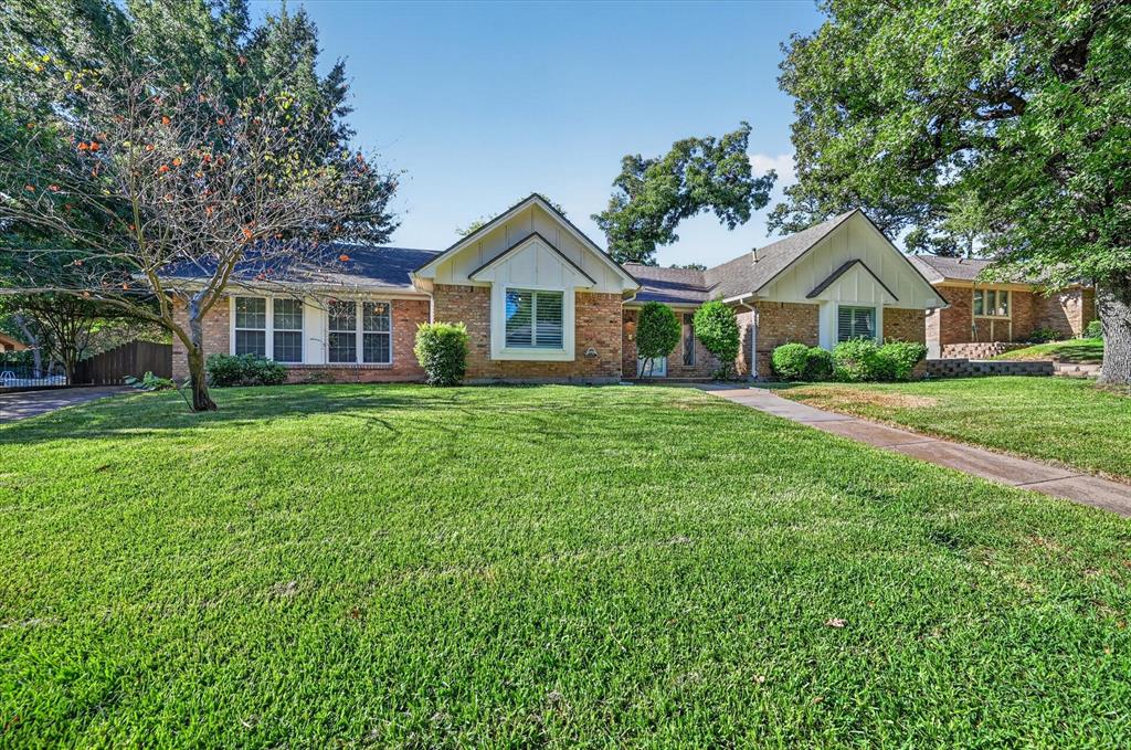 4208 Trowbridge Drive Property Photo 3