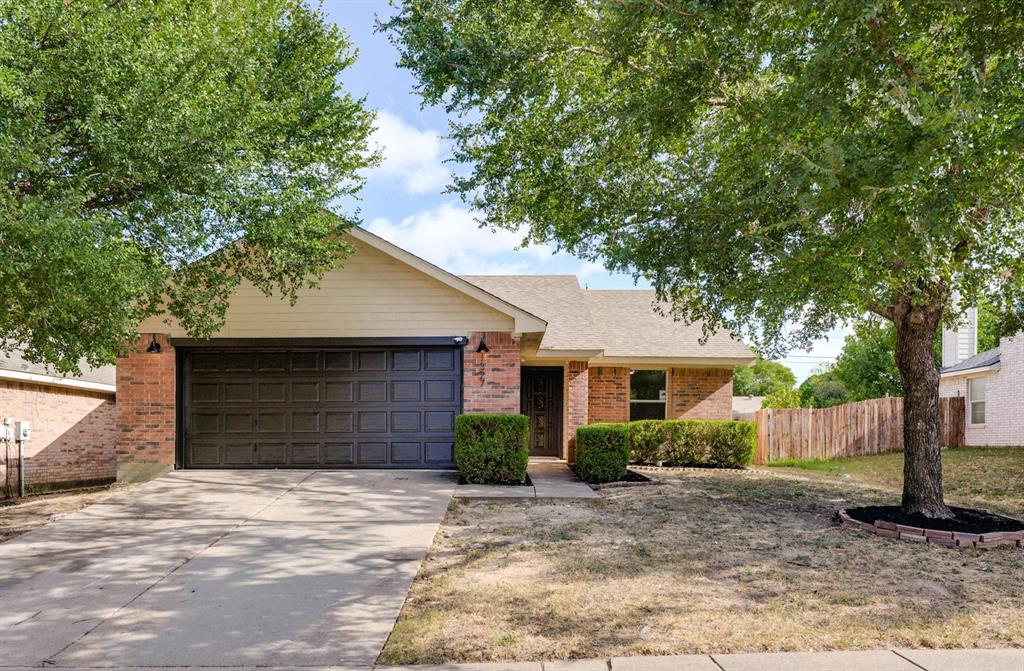 1327 Cleardale Drive Property Photo 1
