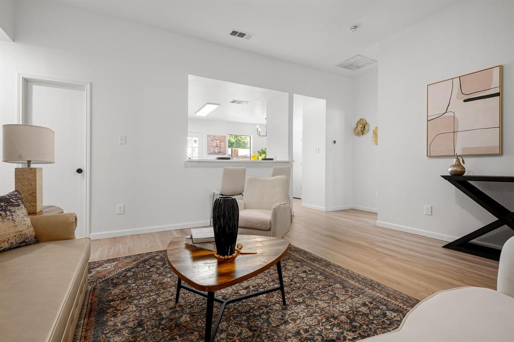 1327 Cleardale Drive Property Photo 4