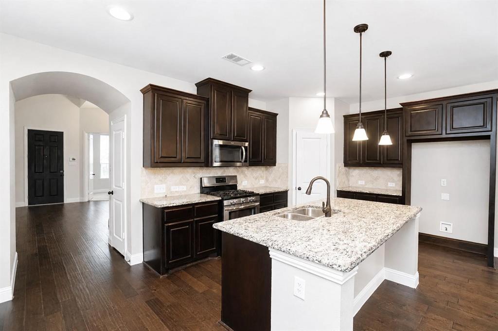 15704 Governors Island Way Property Photo 9