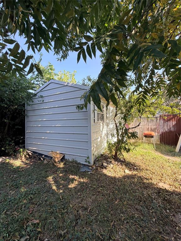 317 Lansing Street Property Photo 23