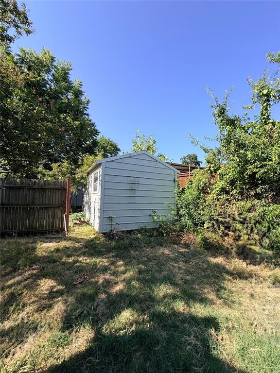 317 Lansing Street Property Photo 24