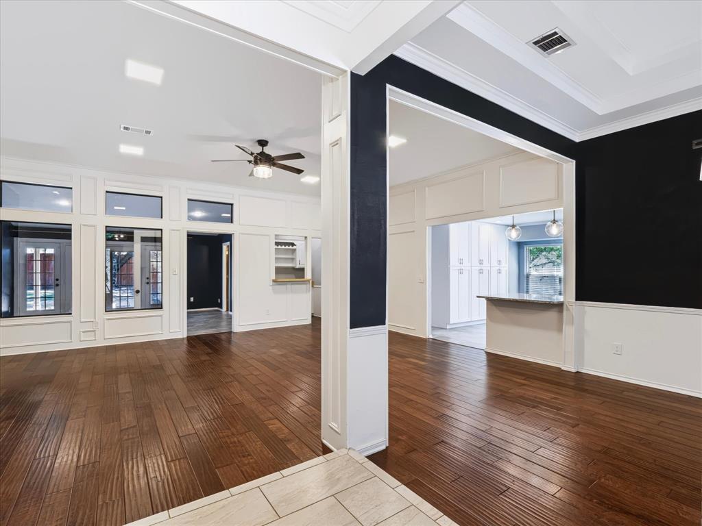 10216 Shadow Way Property Photo 9