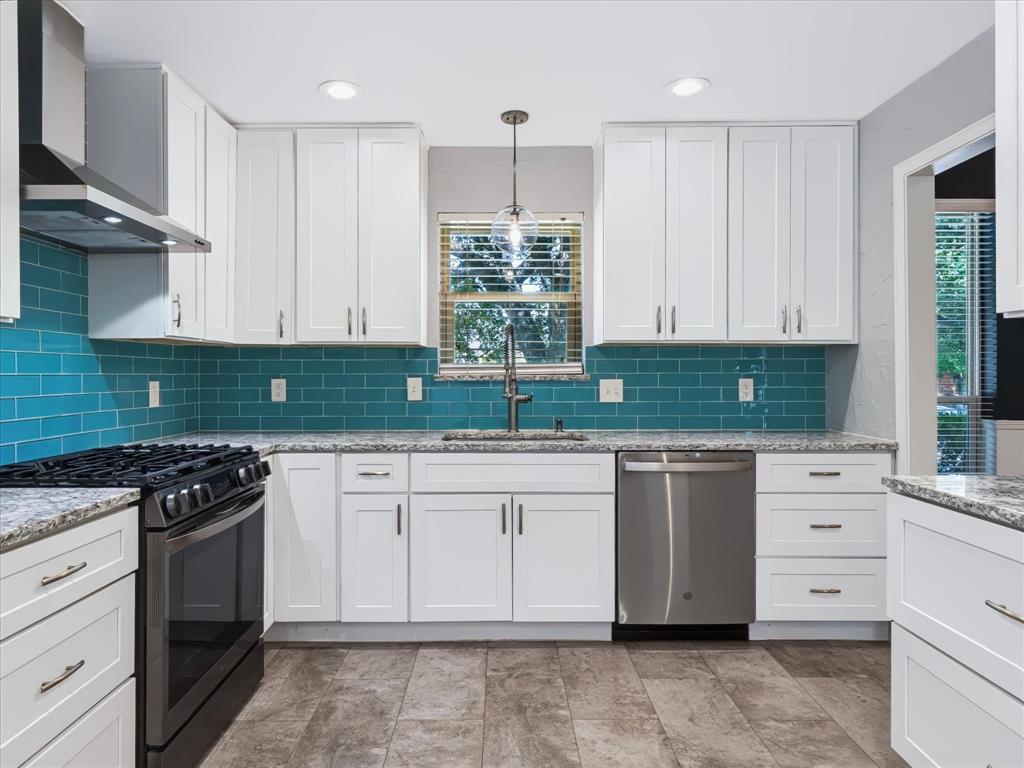 10216 Shadow Way Property Photo 14