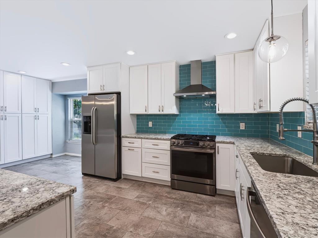 10216 Shadow Way Property Photo 15