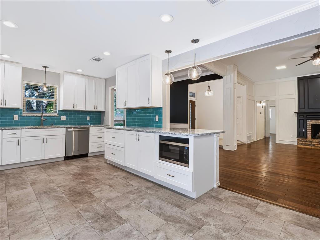 10216 Shadow Way Property Photo 17