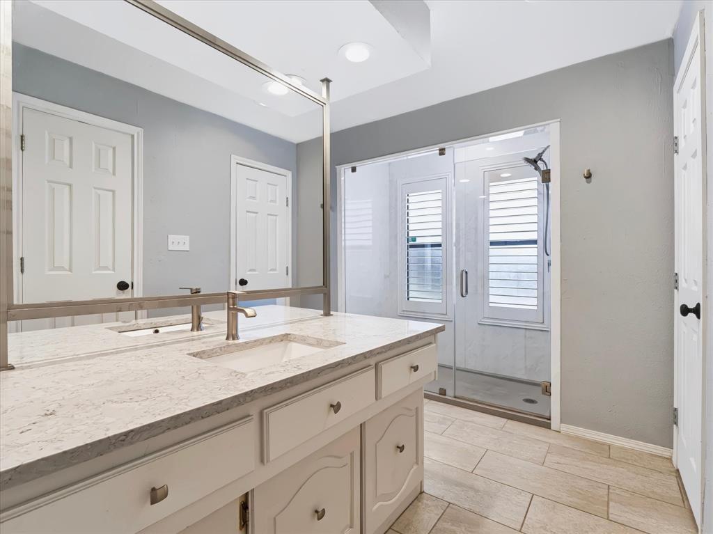 10216 Shadow Way Property Photo 28