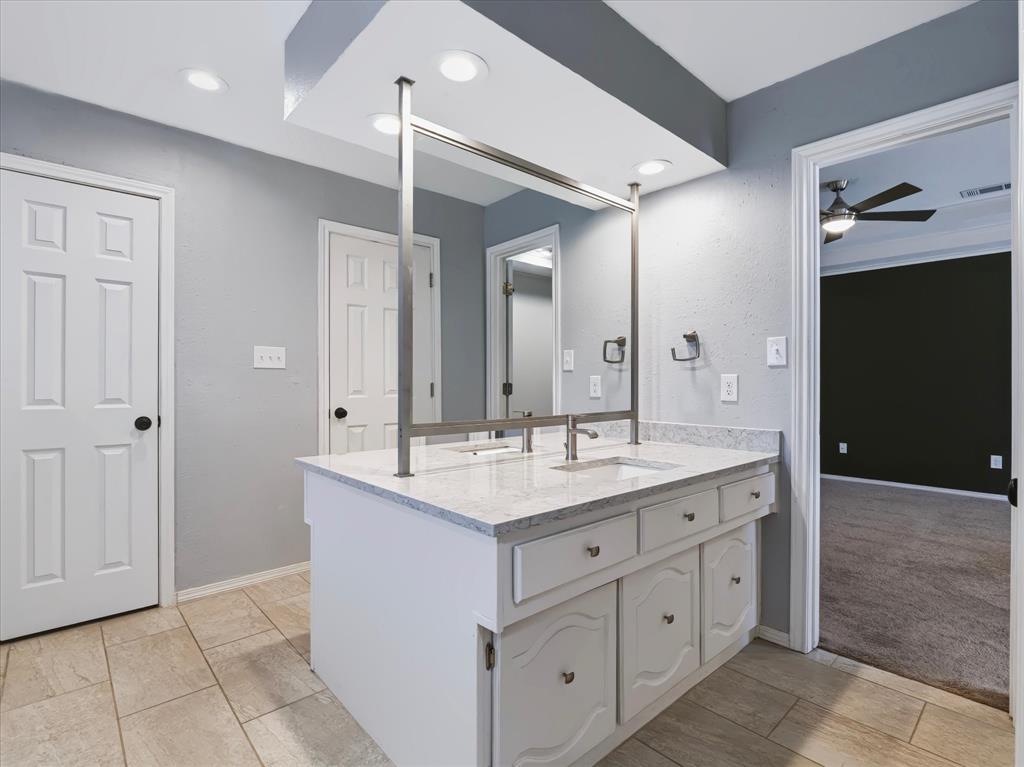 10216 Shadow Way Property Photo 30