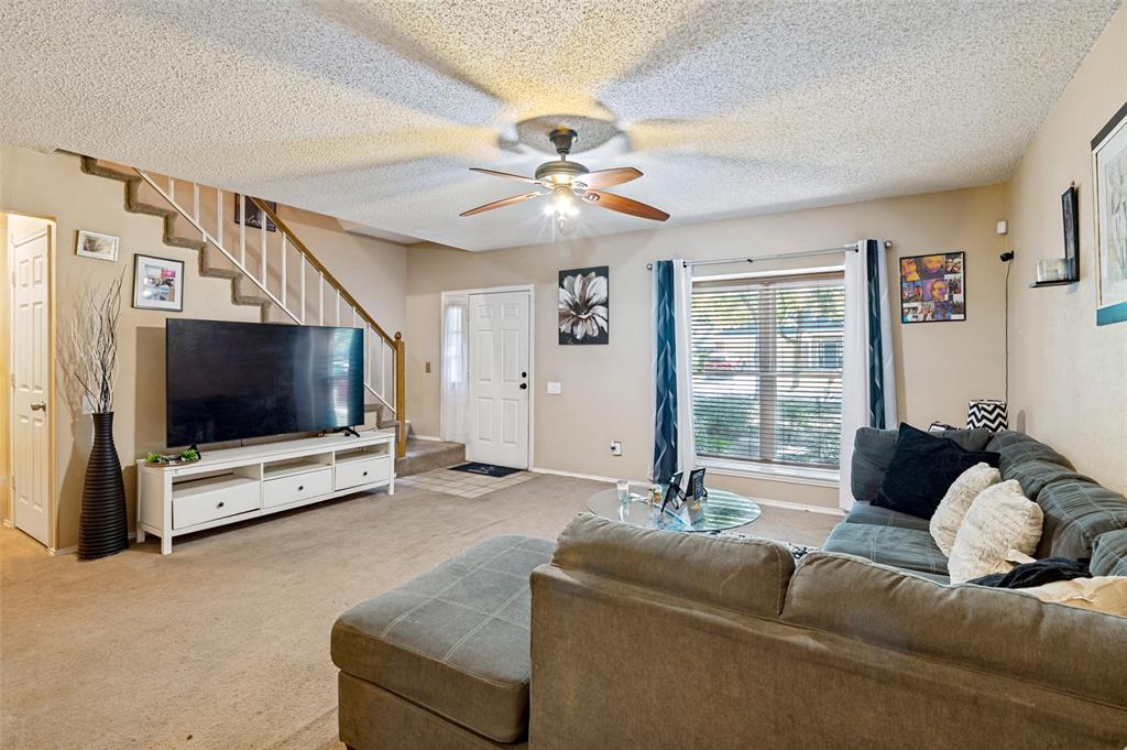 4442 Mercer Street Property Photo 4