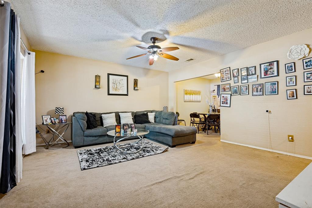 4442 Mercer Street Property Photo 6