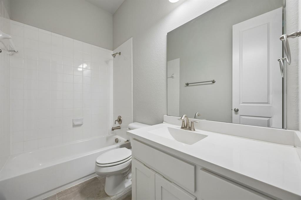 1950 Foxglen Drive Property Photo 23