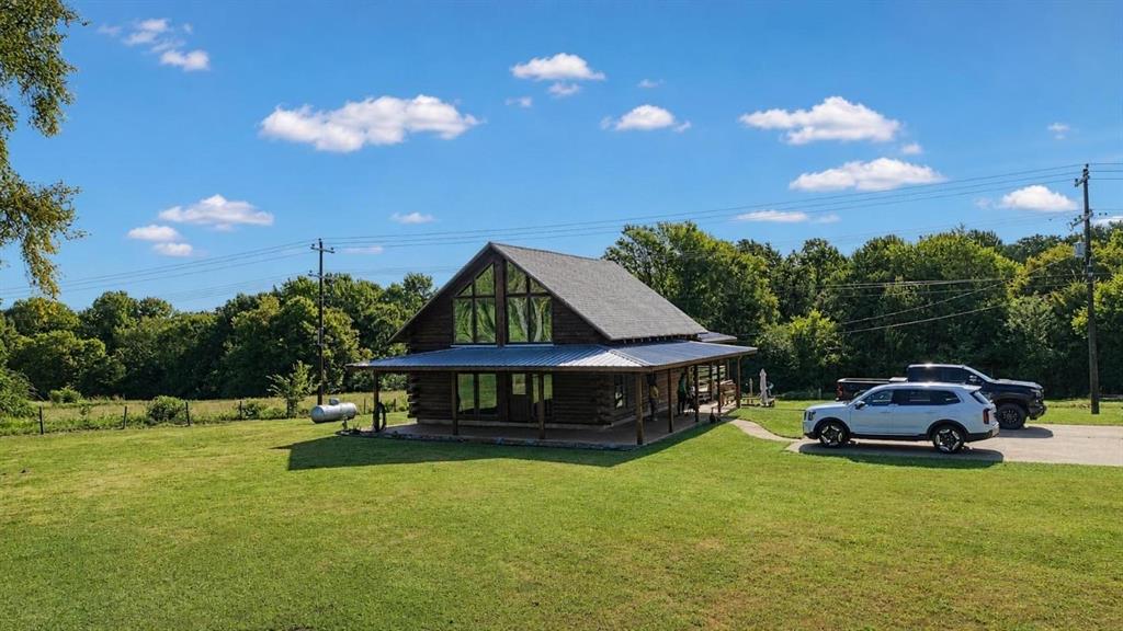 436 County Road 3802 Property Photo 3