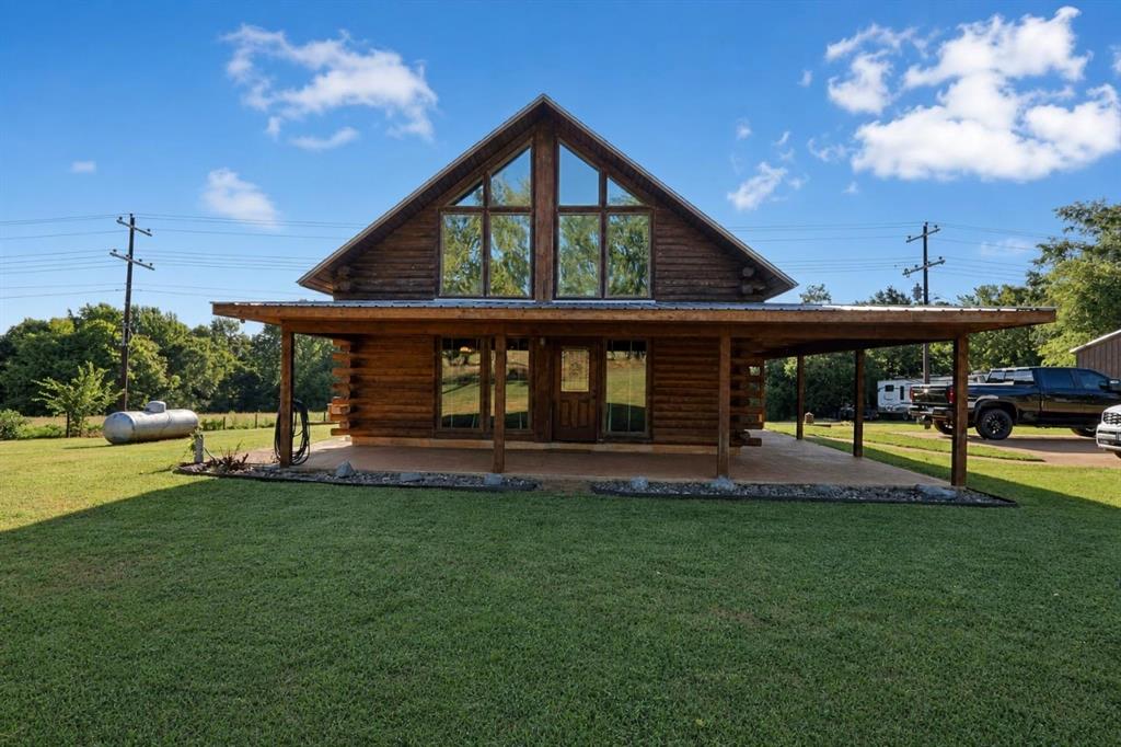 436 County Road 3802 Property Photo 5