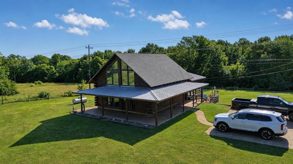 436 County Road 3802 Property Photo 7