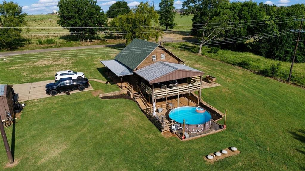 436 County Road 3802 Property Photo 32