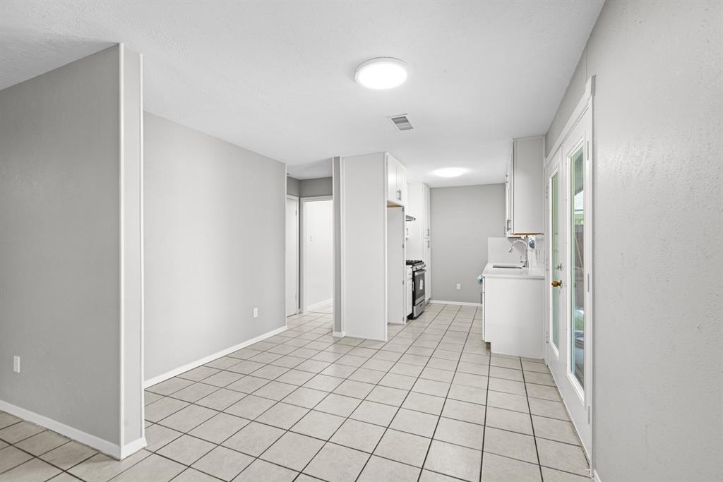 1231 Rancho Drive Property Photo 4