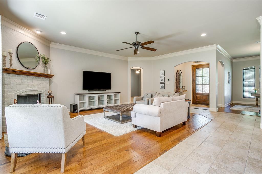 7259 Oak Creeks Court Property Photo 8