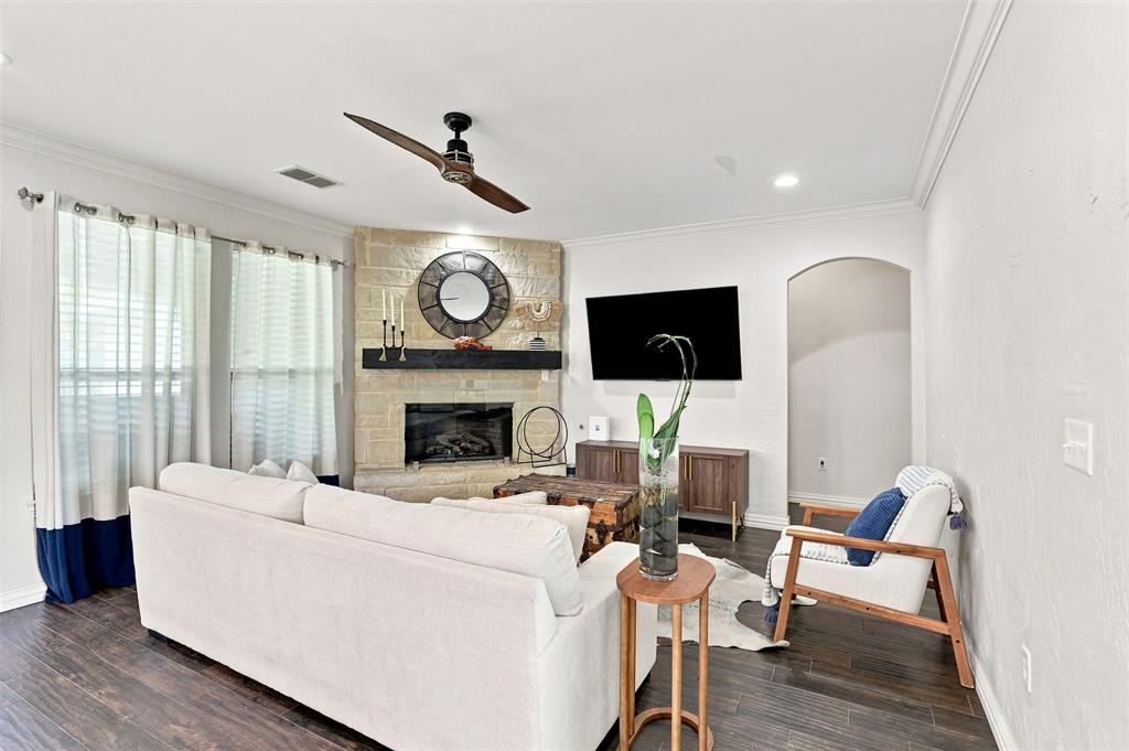 401 Ralph Street Property Photo 6