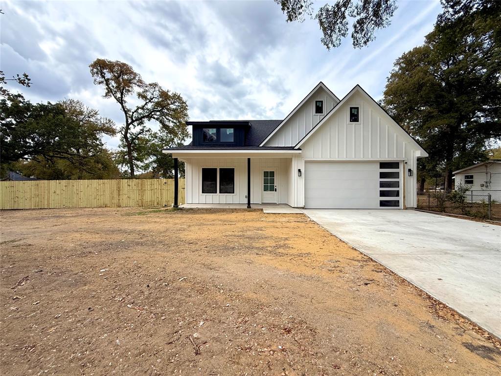 941 Robinhood Boulevard Property Photo 1