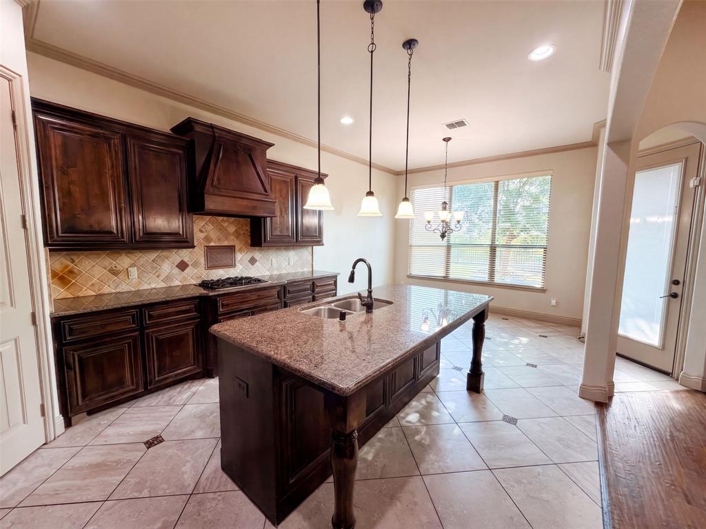 1502 Northwood Drive Property Photo 2
