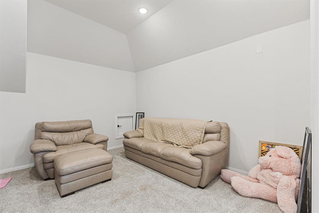 805 Willowbanks Drive Property Photo 23