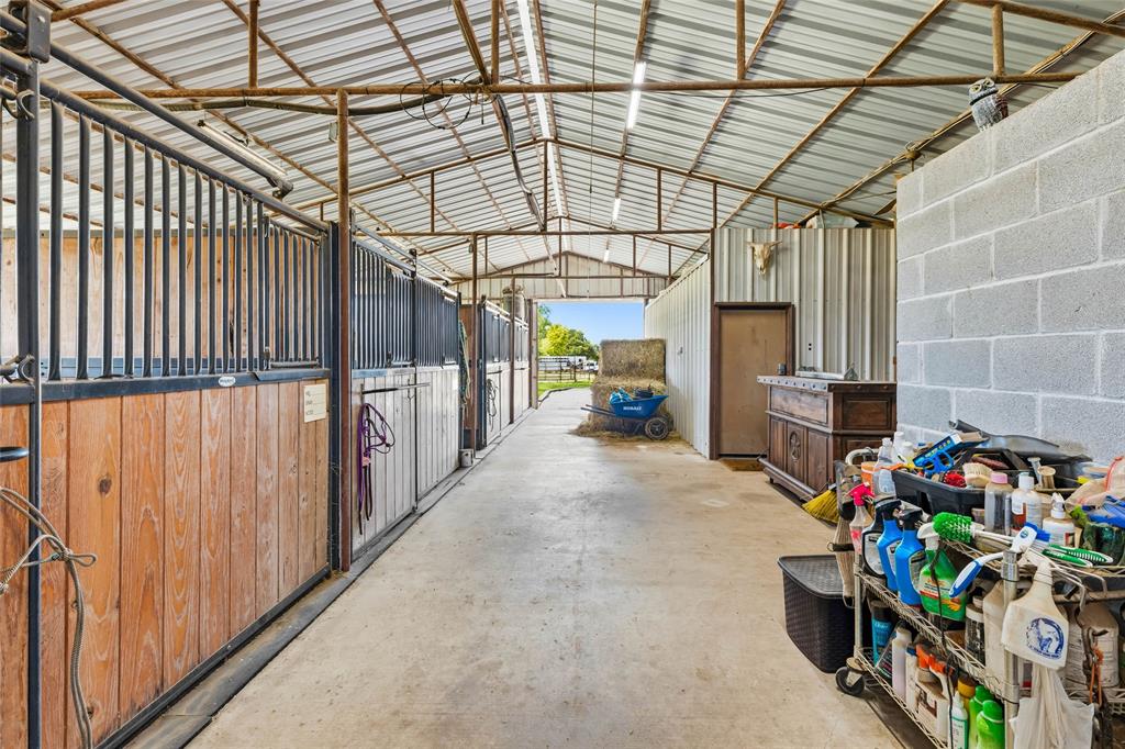 146 Private Road 1525 Property Photo 6