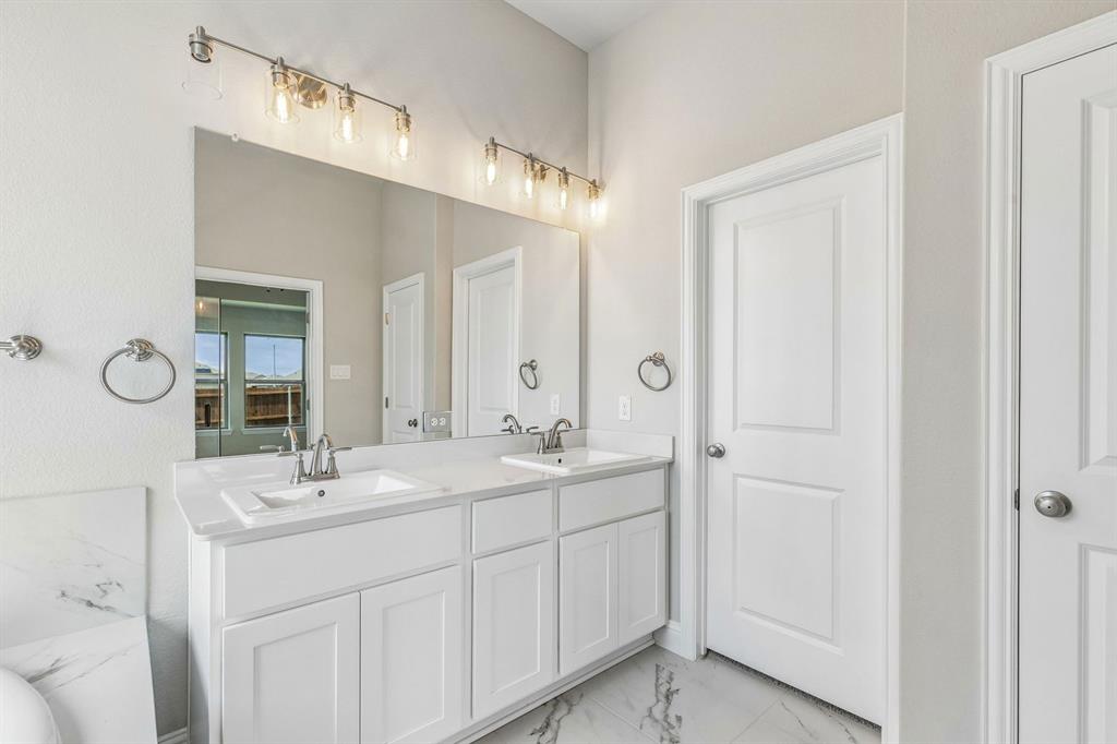 10325 Canna Lily Street Property Photo 32