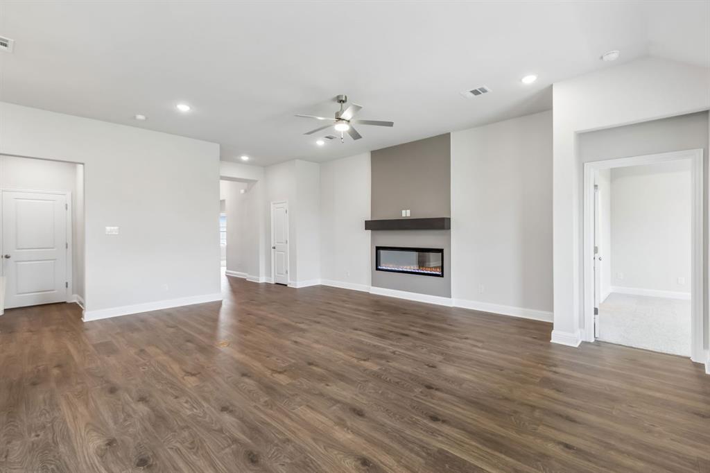 4552 Sweet Clover Lane Property Photo 4