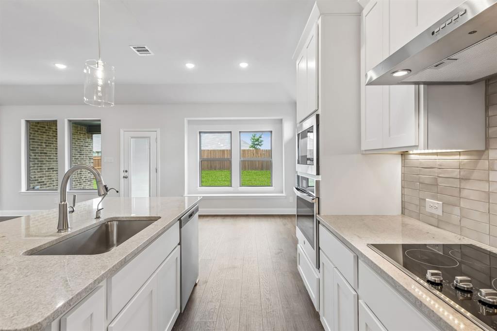 4552 Sweet Clover Lane Property Photo 8