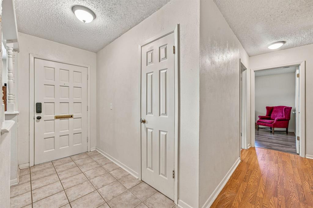 409 N Charlotte Property Photo 5