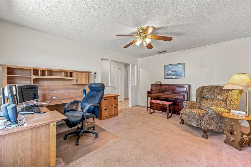 409 N Charlotte Property Photo 7