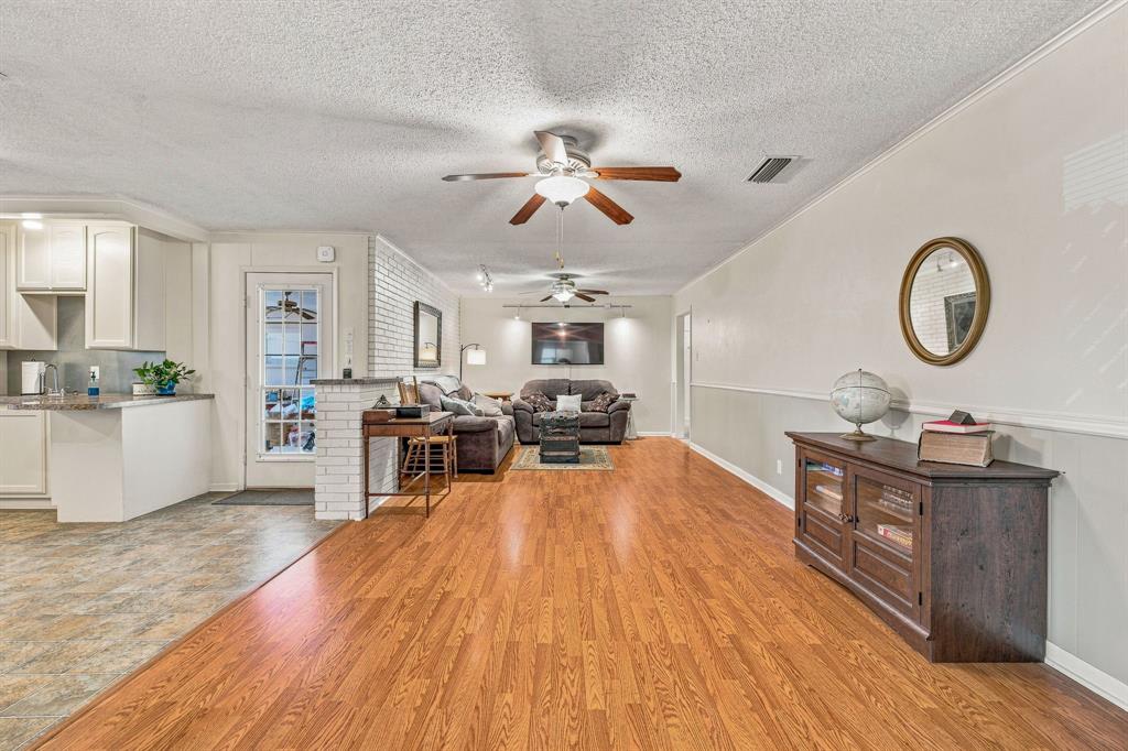 409 N Charlotte Property Photo 10