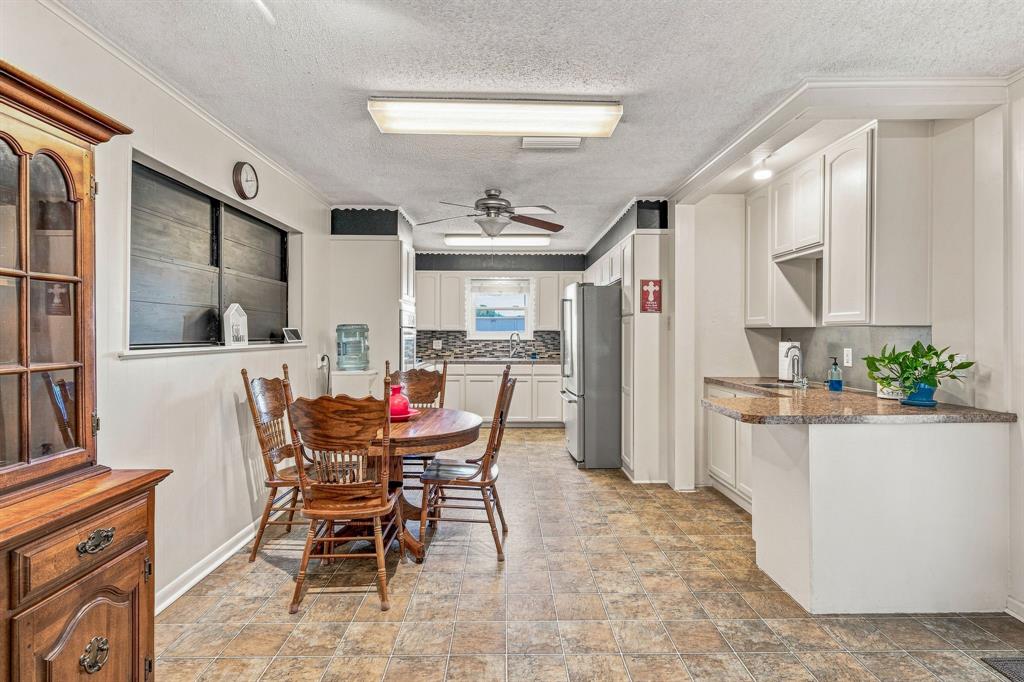 409 N Charlotte Property Photo 12