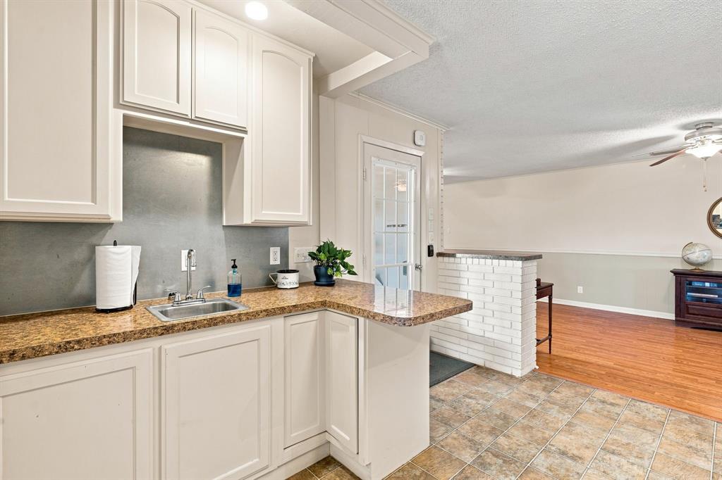 409 N Charlotte Property Photo 14