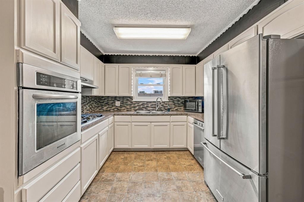 409 N Charlotte Property Photo 15