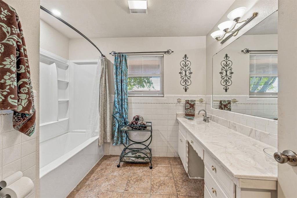409 N Charlotte Property Photo 19