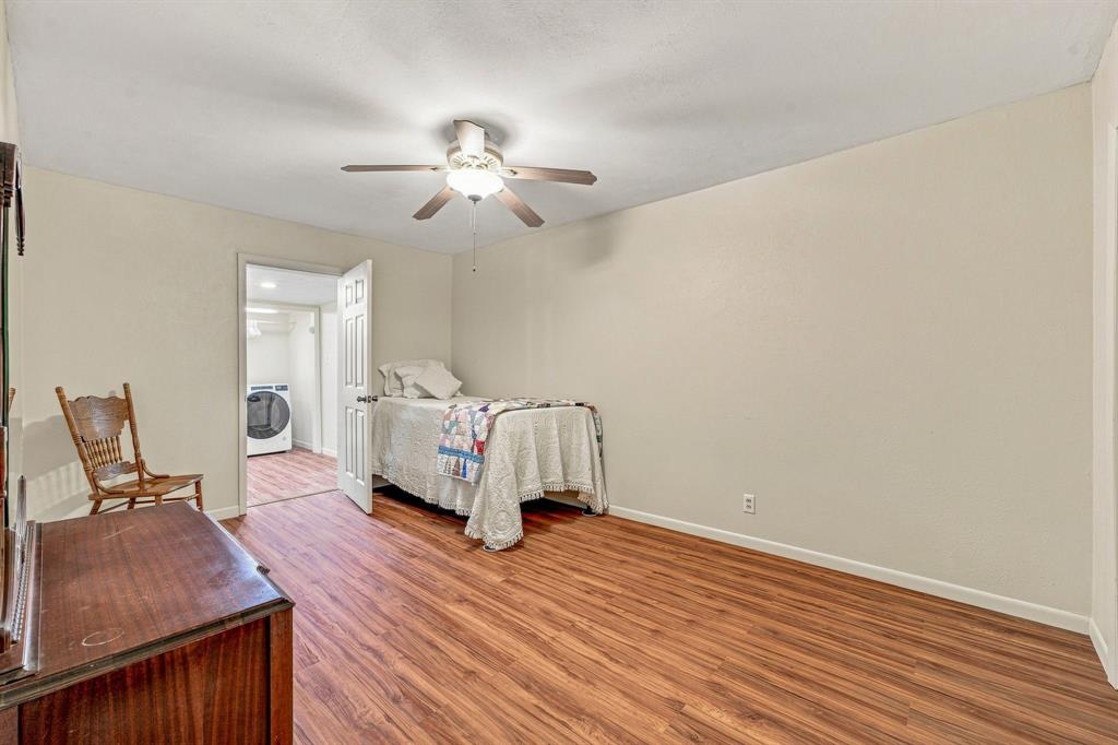 409 N Charlotte Property Photo 23