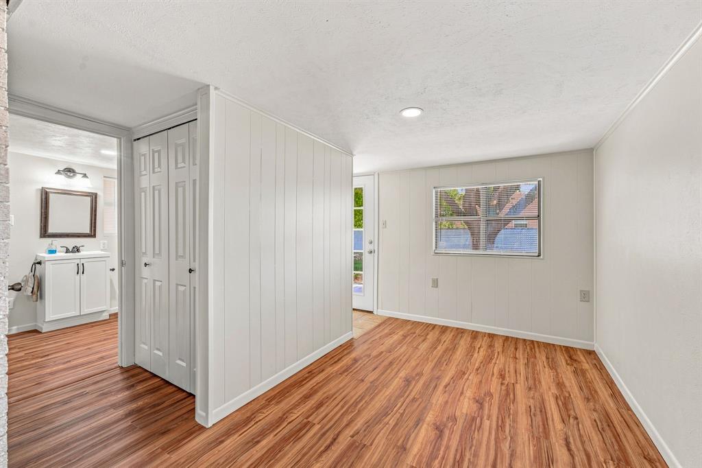 409 N Charlotte Property Photo 25