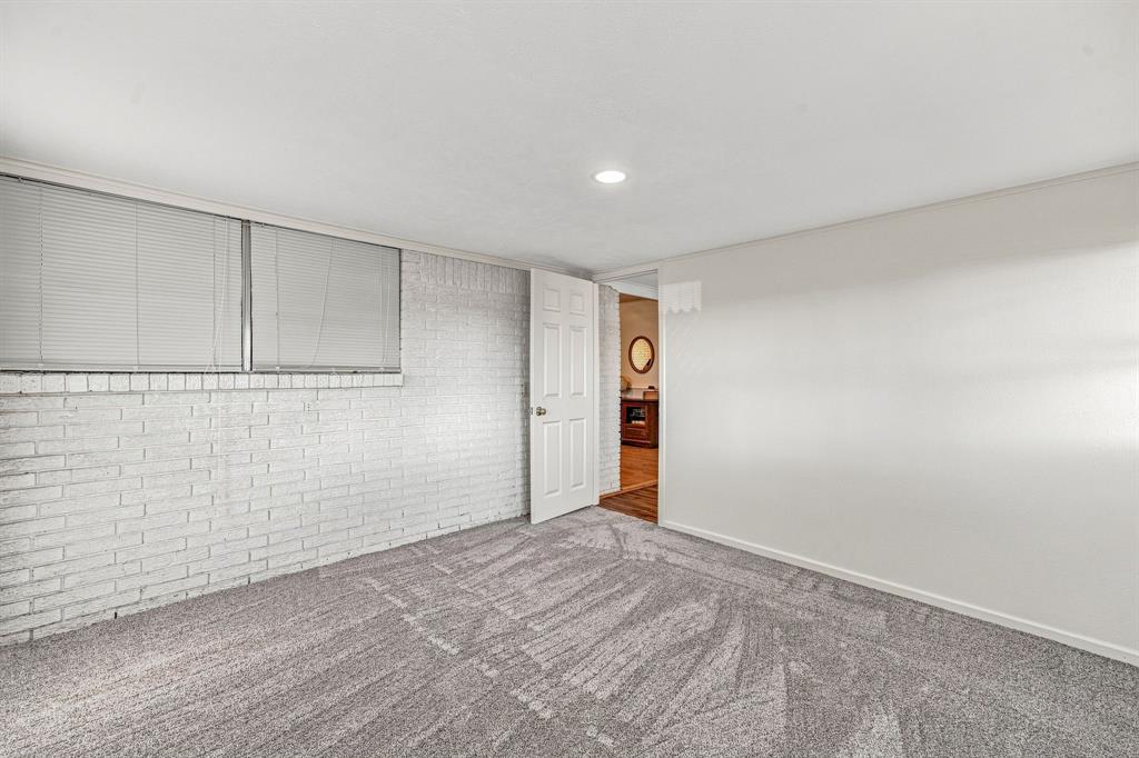 409 N Charlotte Property Photo 27