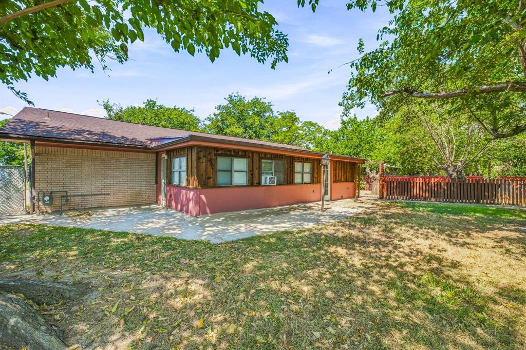409 N Charlotte Property Photo 29