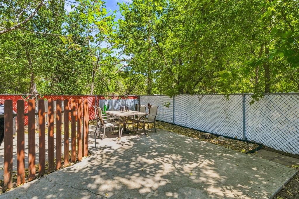 409 N Charlotte Property Photo 33