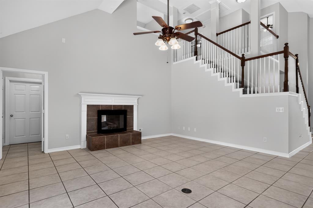 2806 Glenwick Court Property Photo 4