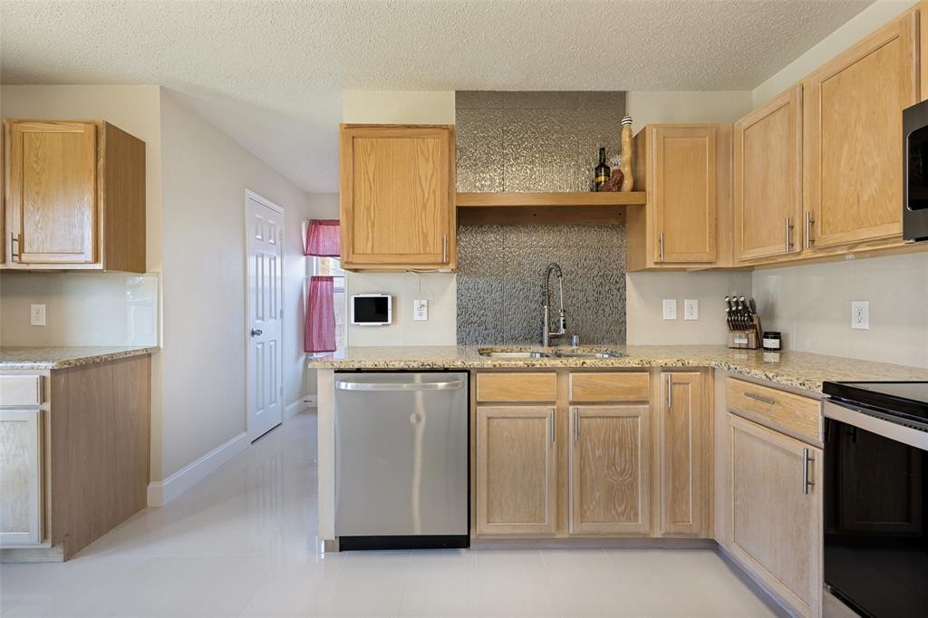 1609 White Oak Road Property Photo 8