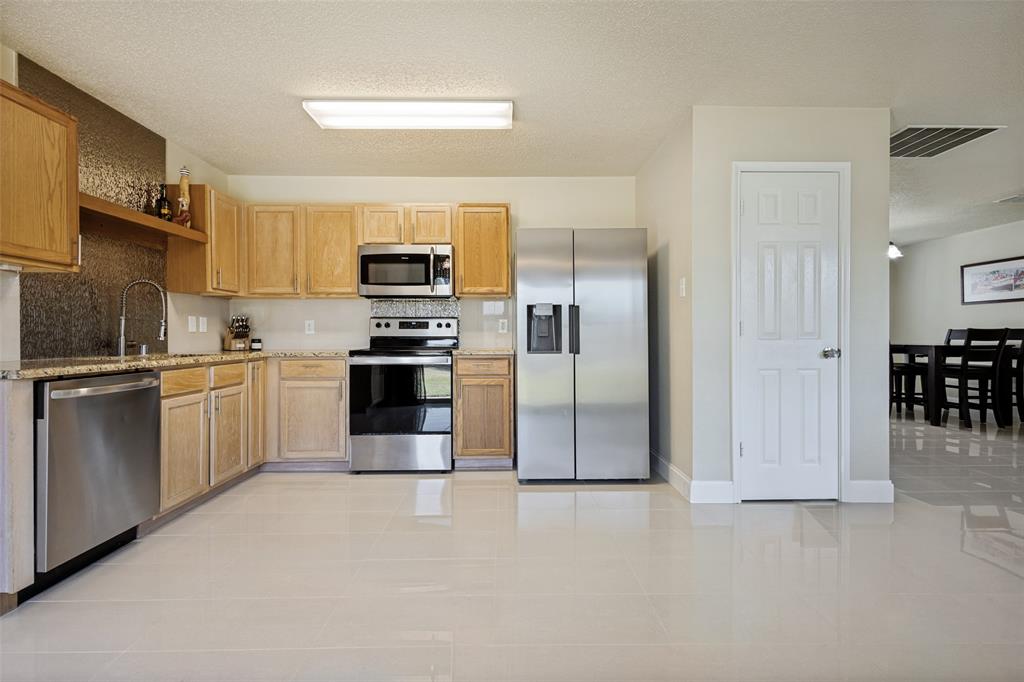1609 White Oak Road Property Photo 9