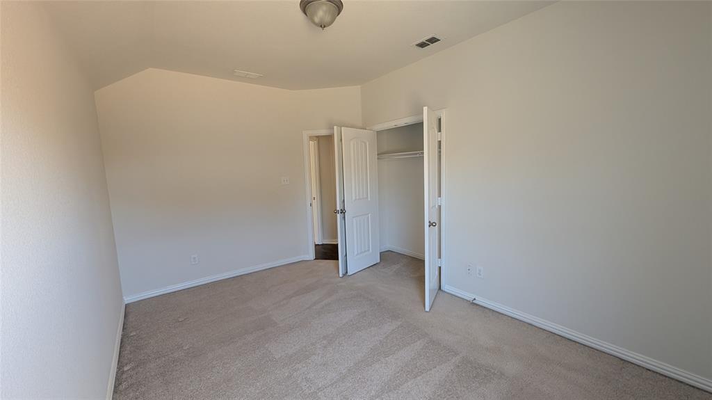 608 Kinghaven Drive Property Photo 3