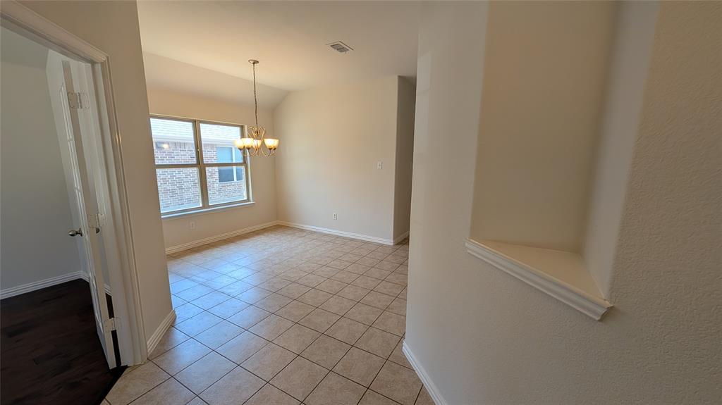 608 Kinghaven Drive Property Photo 5