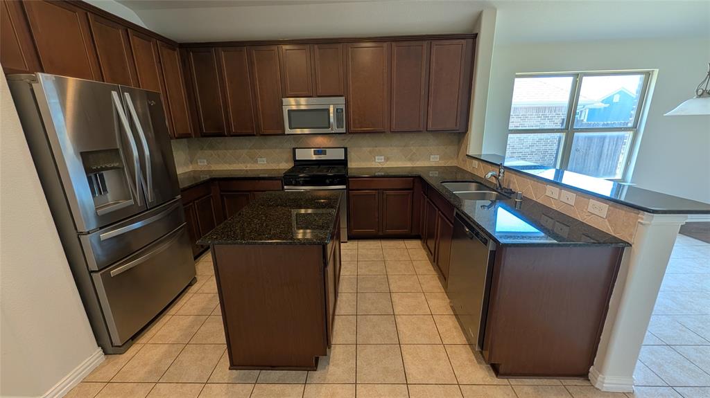 608 Kinghaven Drive Property Photo 7