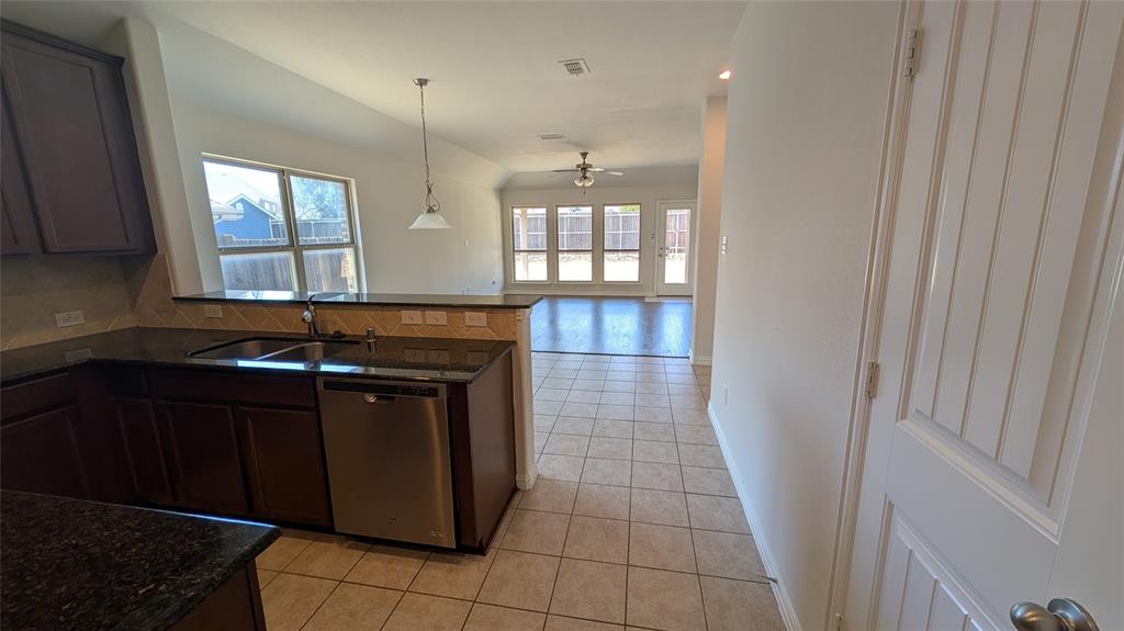 608 Kinghaven Drive Property Photo 8